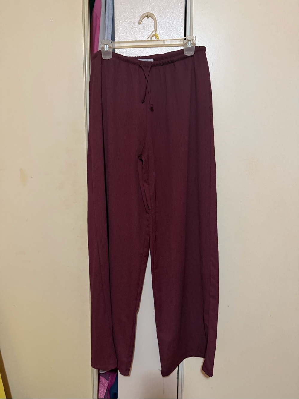 Urban Heritage Wide-Leg Drawstring Pants in Burgundy